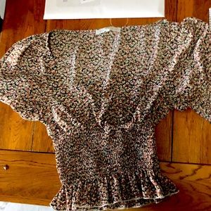 Short sleeve flower top size small